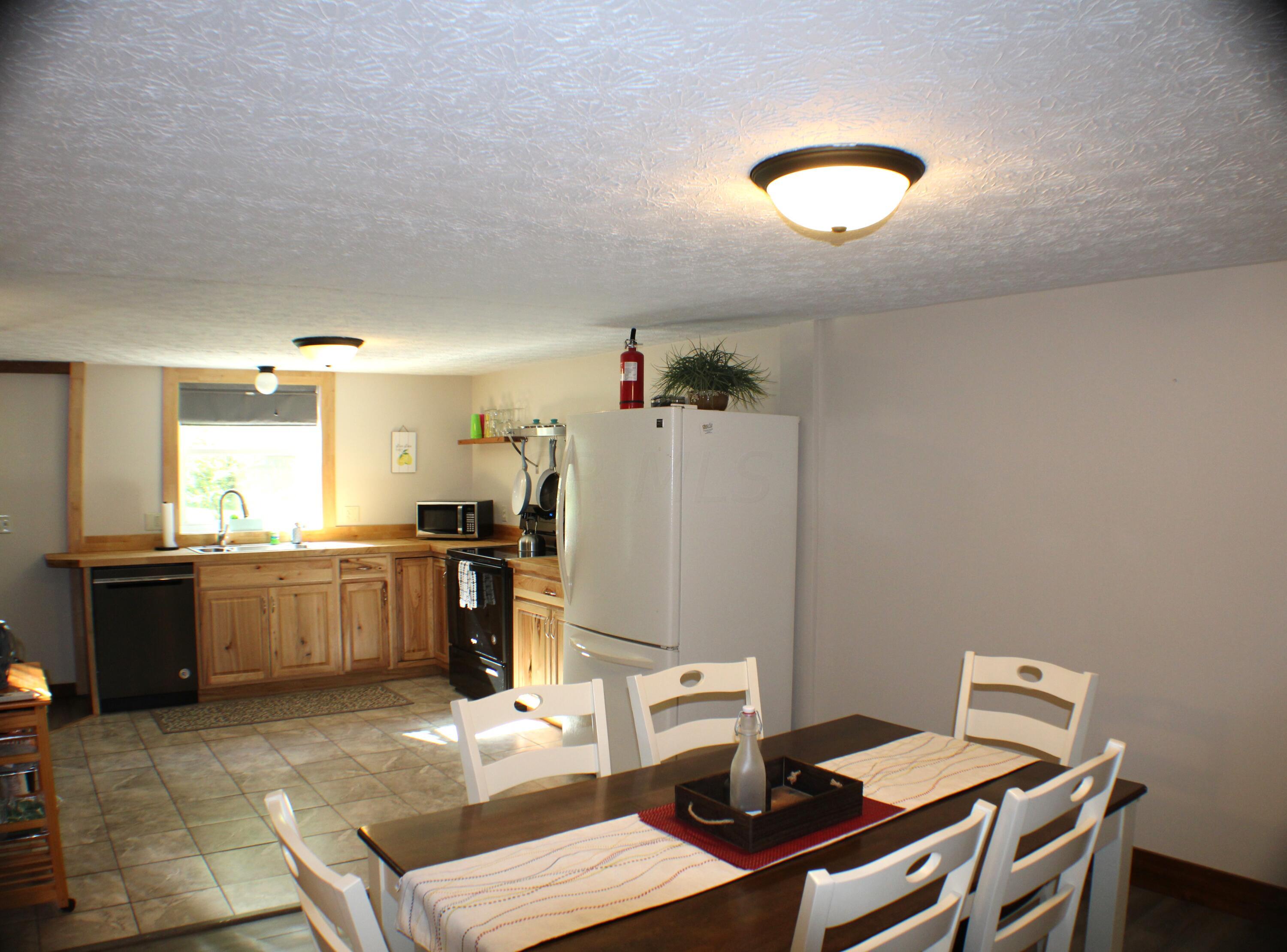15191 Wollet Road Nelsonville, OH 45764 - Photo 12 of 27 Dining and Kitchen