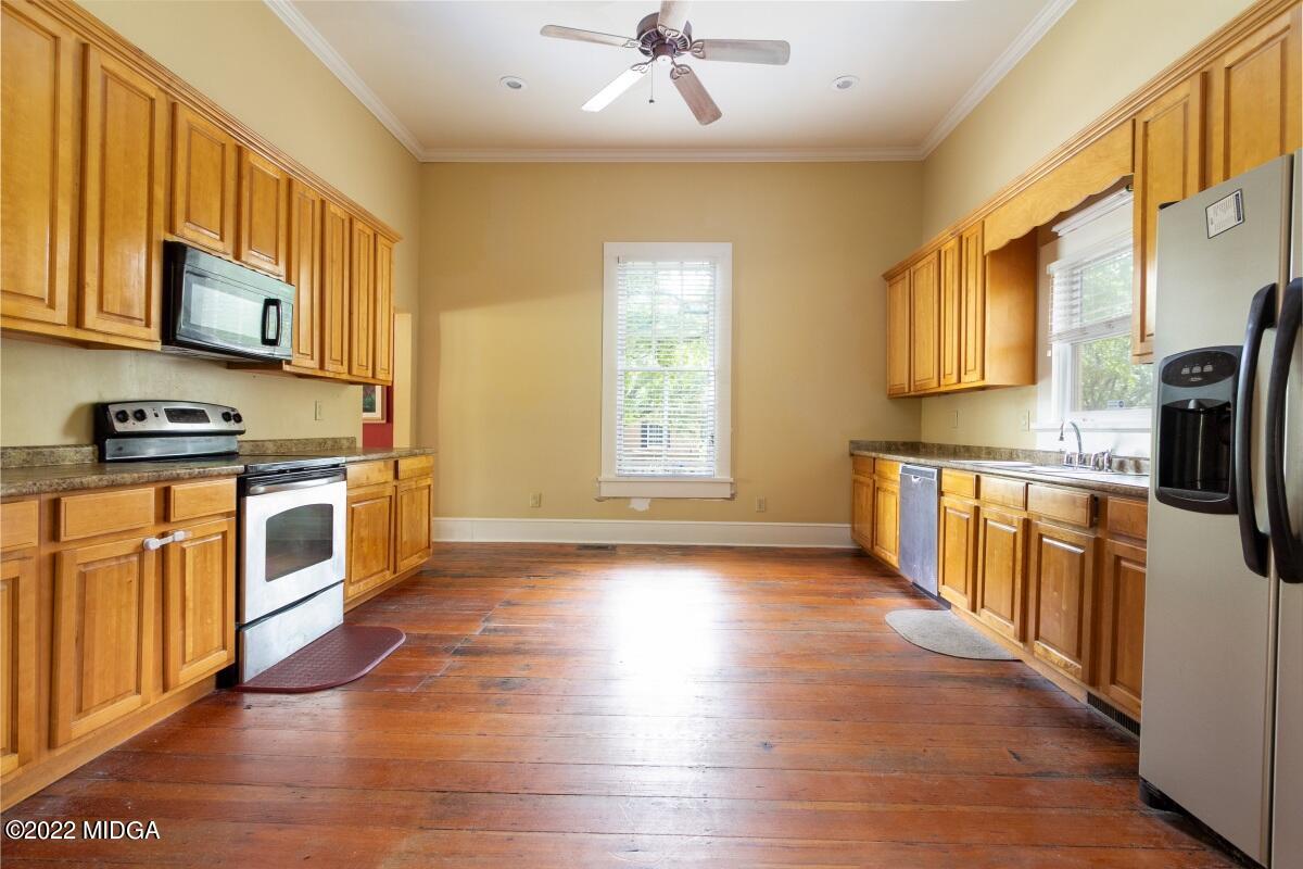 301 Persons Street Fort Valley, GA 31030 - Photo 9 of 19 09
