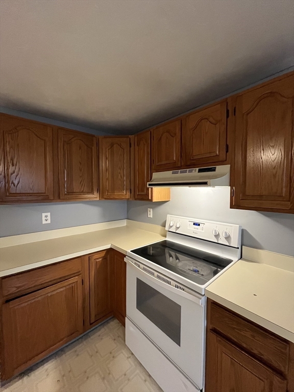 540 Cherry Street, Unit B1 Fall River, MA 02720 - Photo 4 of 11