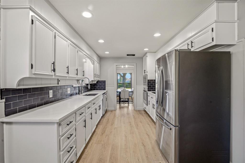 4433 Quail Hollow Road Fort Worth, TX 76133 - Photo 9 of 40