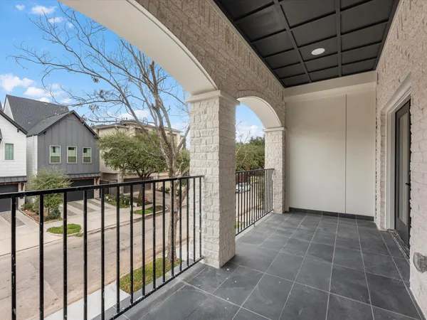 $6,000 | 1319 West Bell Street, Houston, TX 77019