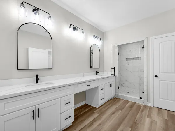 $6,000 | 1319 West Bell Street, Houston, TX 77019