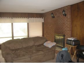 2409 Buffalo Road Johnson City, TN 37604 - Photo 2 of 16 Living room with FP