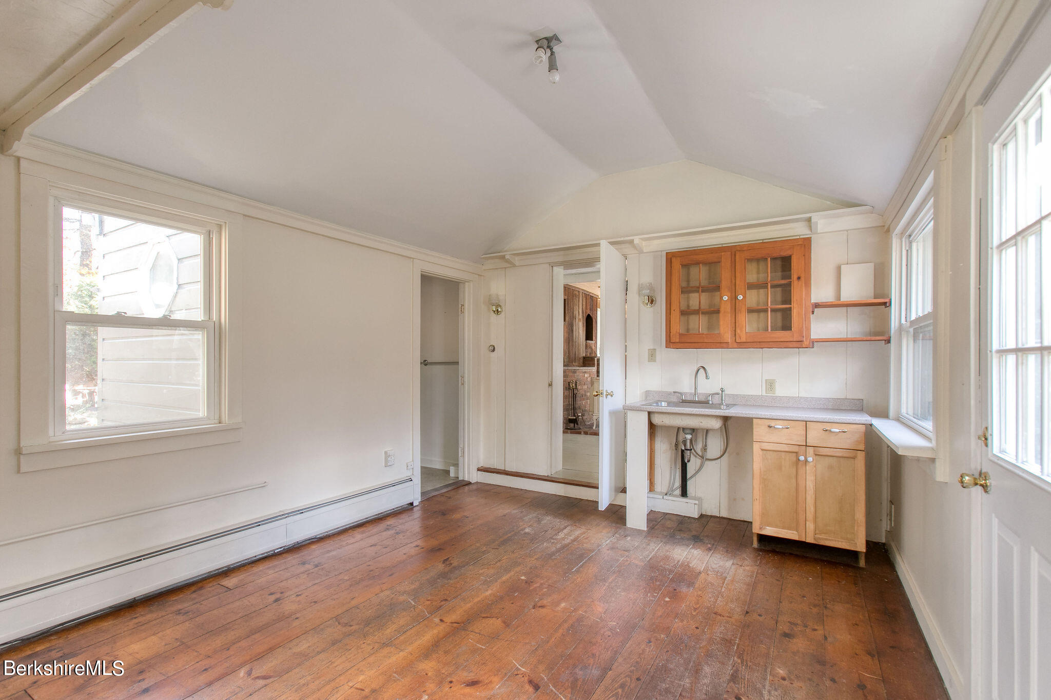 935 Ashley Falls Road Sheffield, MA 01222 - Photo 18 of 33 Primary Suite