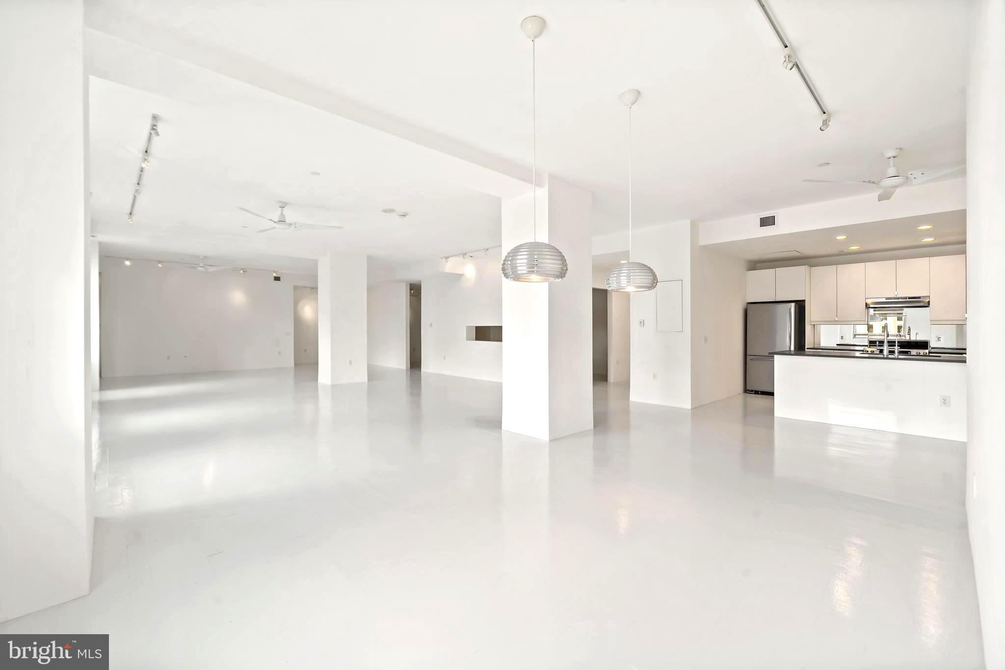 1600 Arch Street, Unit 1809 Philadelphia, PA 19103 - Photo 14 of 36 a view of a living room