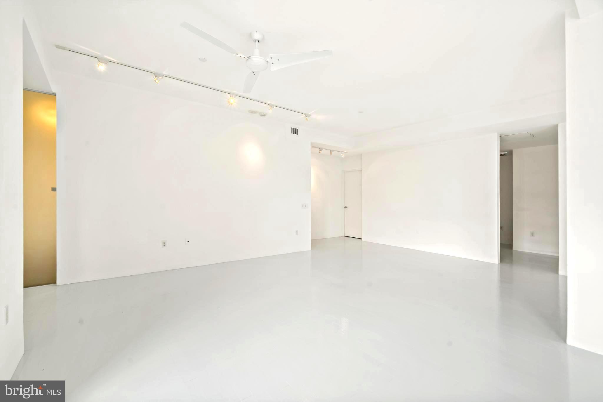 1600 Arch Street, Unit 1809 Philadelphia, PA 19103 - Photo 18 of 36