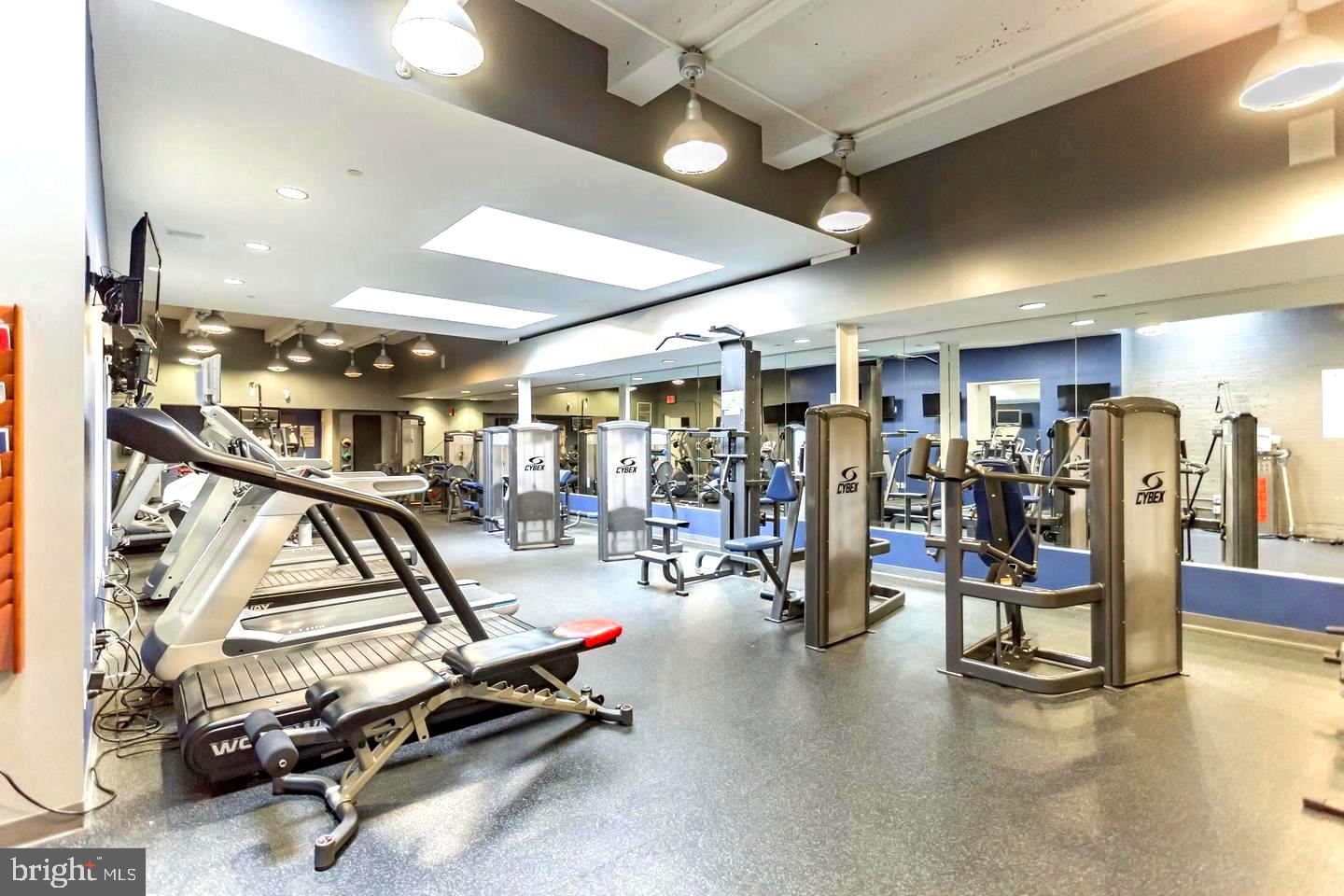 1600 Arch Street, Unit 1809 Philadelphia, PA 19103 - Photo 29 of 36 a view of a room with gym equipment