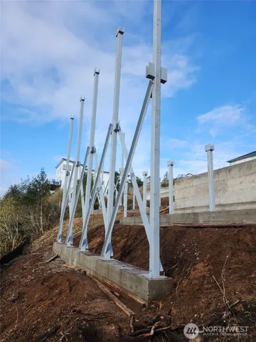 a view of a very nice looking yard