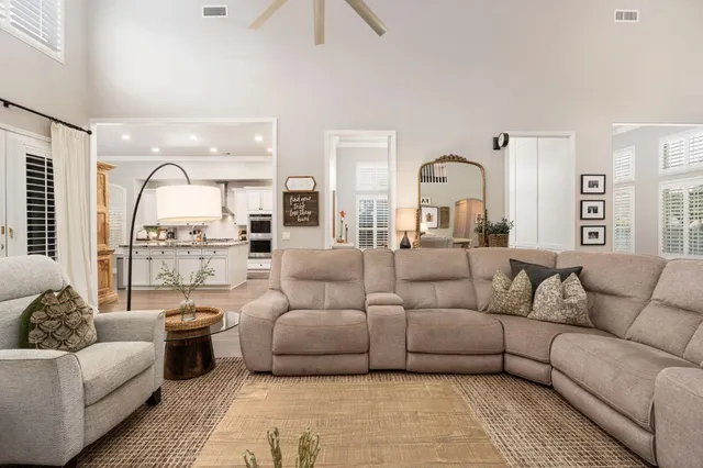 $1,249,000 | 1674 East Shadow Glen Drive, Fresno, CA 93730