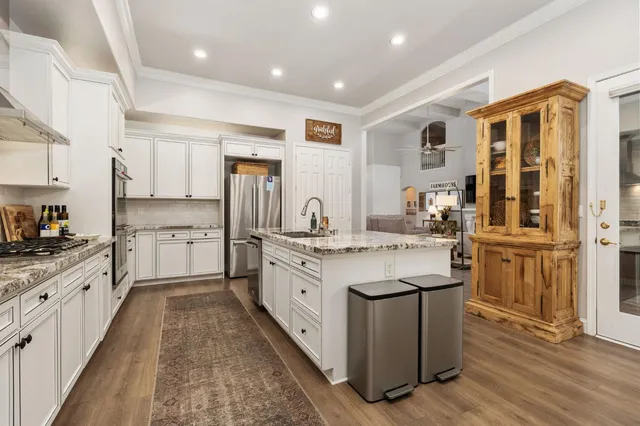 $1,249,000 | 1674 East Shadow Glen Drive, Fresno, CA 93730