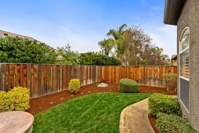 $1,249,000 | 1674 East Shadow Glen Drive, Fresno, CA 93730