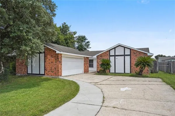 $202,900 | 2020 Stall Drive, Harvey, LA 70058