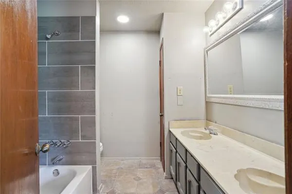 $202,900 | 2020 Stall Drive, Harvey, LA 70058