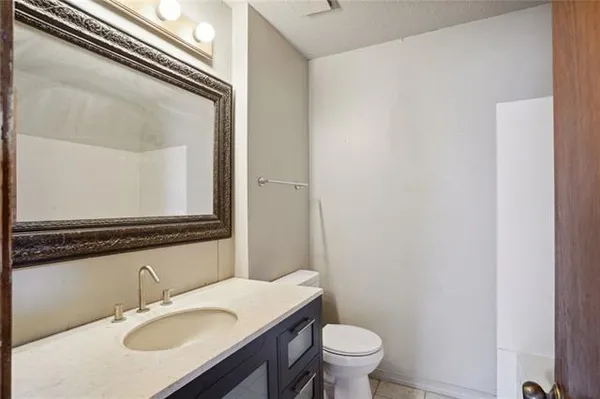 $202,900 | 2020 Stall Drive, Harvey, LA 70058