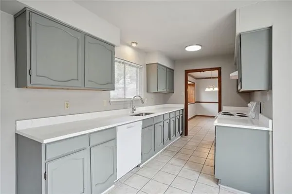 $202,900 | 2020 Stall Drive, Harvey, LA 70058
