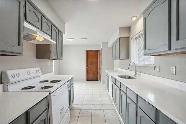 $202,900 | 2020 Stall Drive, Harvey, LA 70058