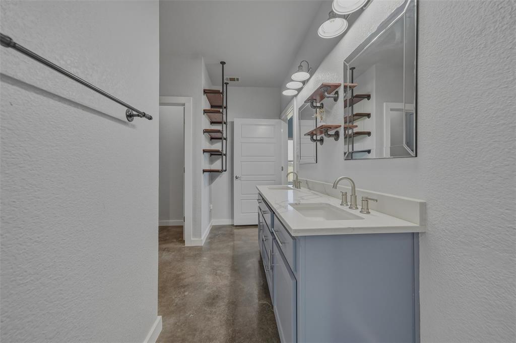 899 Bennett Road Millsap, TX 76066 - Photo 8 of 34 Gallery Image 8