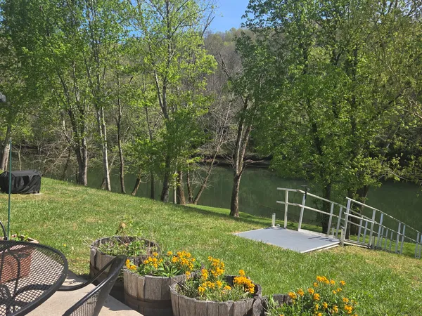 $427,000 | 906 Riverside Circle, Celina, TN 38551