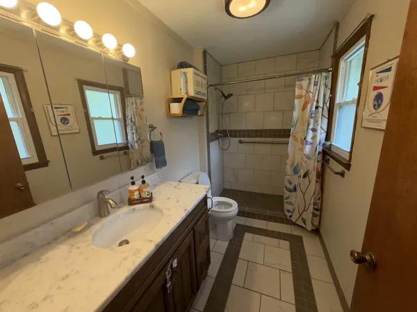 $445,000 | 906 Riverside Circle, Celina, TN 38551