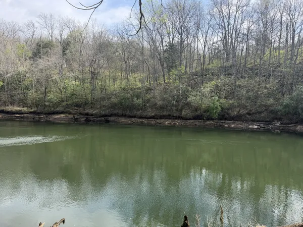 $445,000 | 906 Riverside Circle, Celina, TN 38551