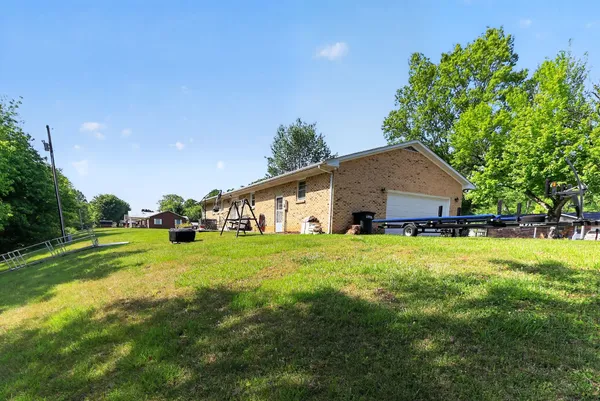 $427,000 | 906 Riverside Circle, Celina, TN 38551