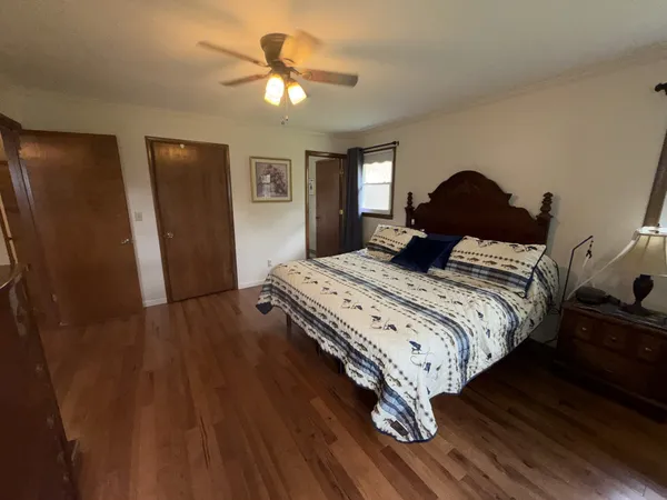 $445,000 | 906 Riverside Circle, Celina, TN 38551