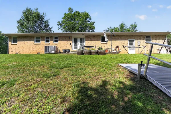 $427,000 | 906 Riverside Circle, Celina, TN 38551