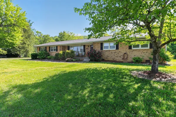 $427,000 | 906 Riverside Circle, Celina, TN 38551