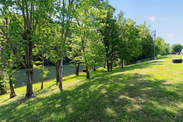 $427,000 | 906 Riverside Circle, Celina, TN 38551