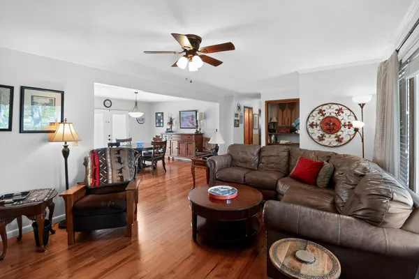 $427,000 | 906 Riverside Circle, Celina, TN 38551