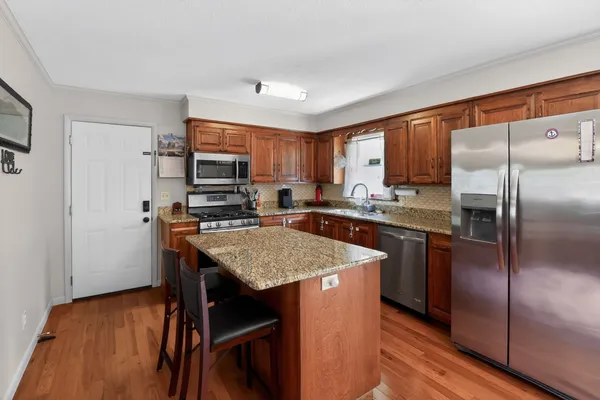 $427,000 | 906 Riverside Circle, Celina, TN 38551