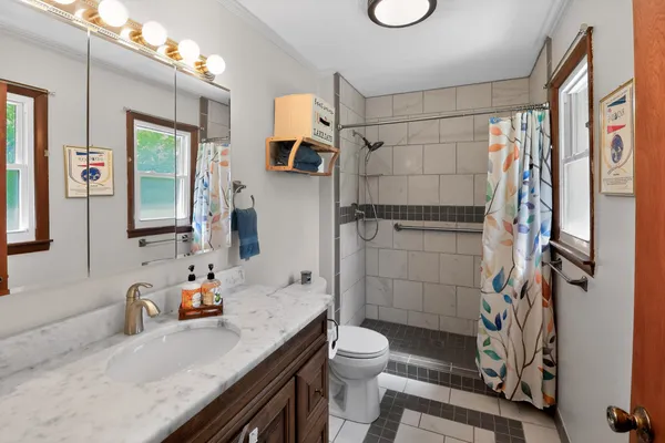 $427,000 | 906 Riverside Circle, Celina, TN 38551