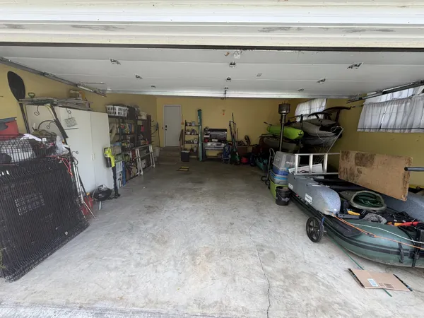 $427,000 | 906 Riverside Circle, Celina, TN 38551