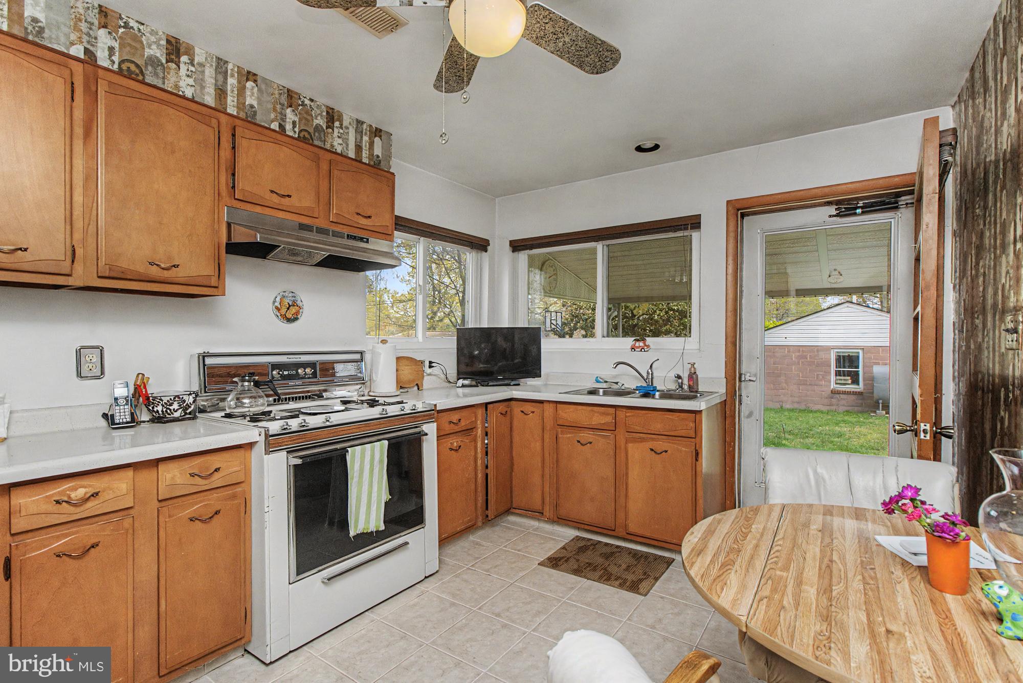 826 Cold Spring Road Middle River, MD 21220 - Photo 6 of 50