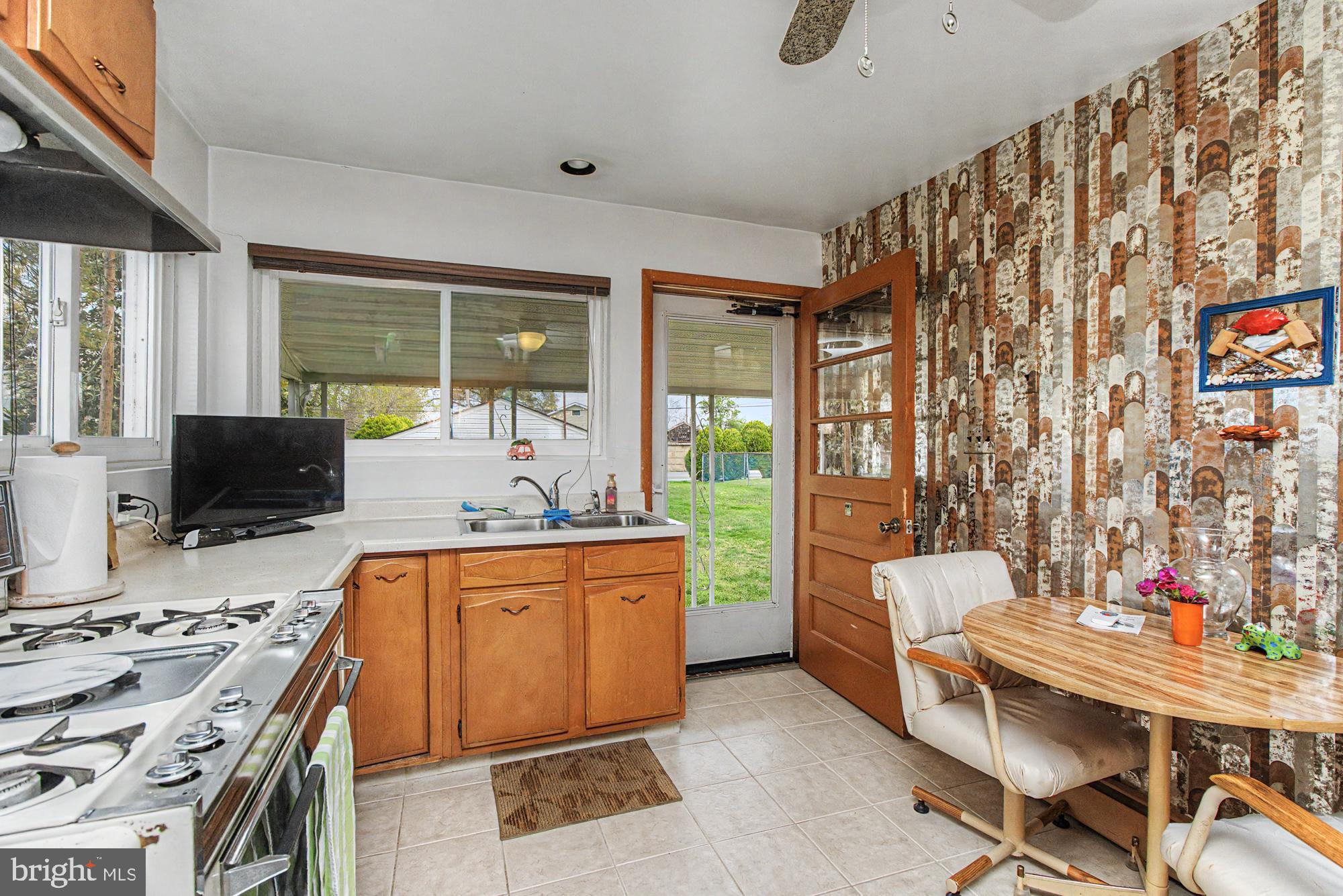 826 Cold Spring Road Middle River, MD 21220 - Photo 7 of 50