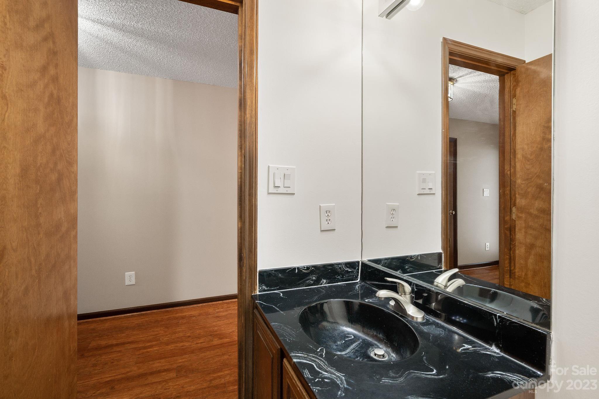 13433 Pine Harbor Road Charlotte, NC 28278 - Photo 11 of 48 Gallery Image 11