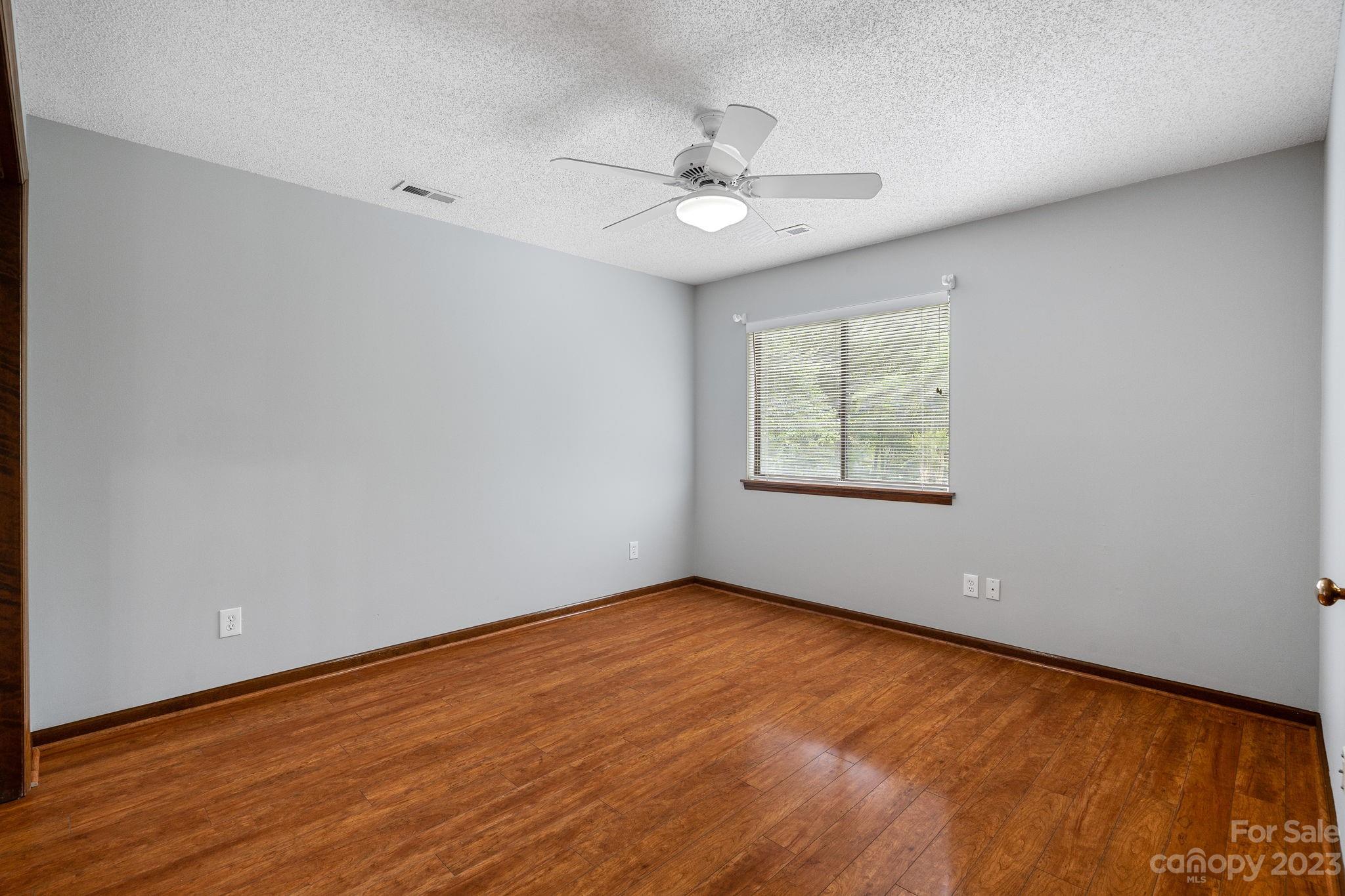 13433 Pine Harbor Road Charlotte, NC 28278 - Photo 35 of 48 Gallery Image 35