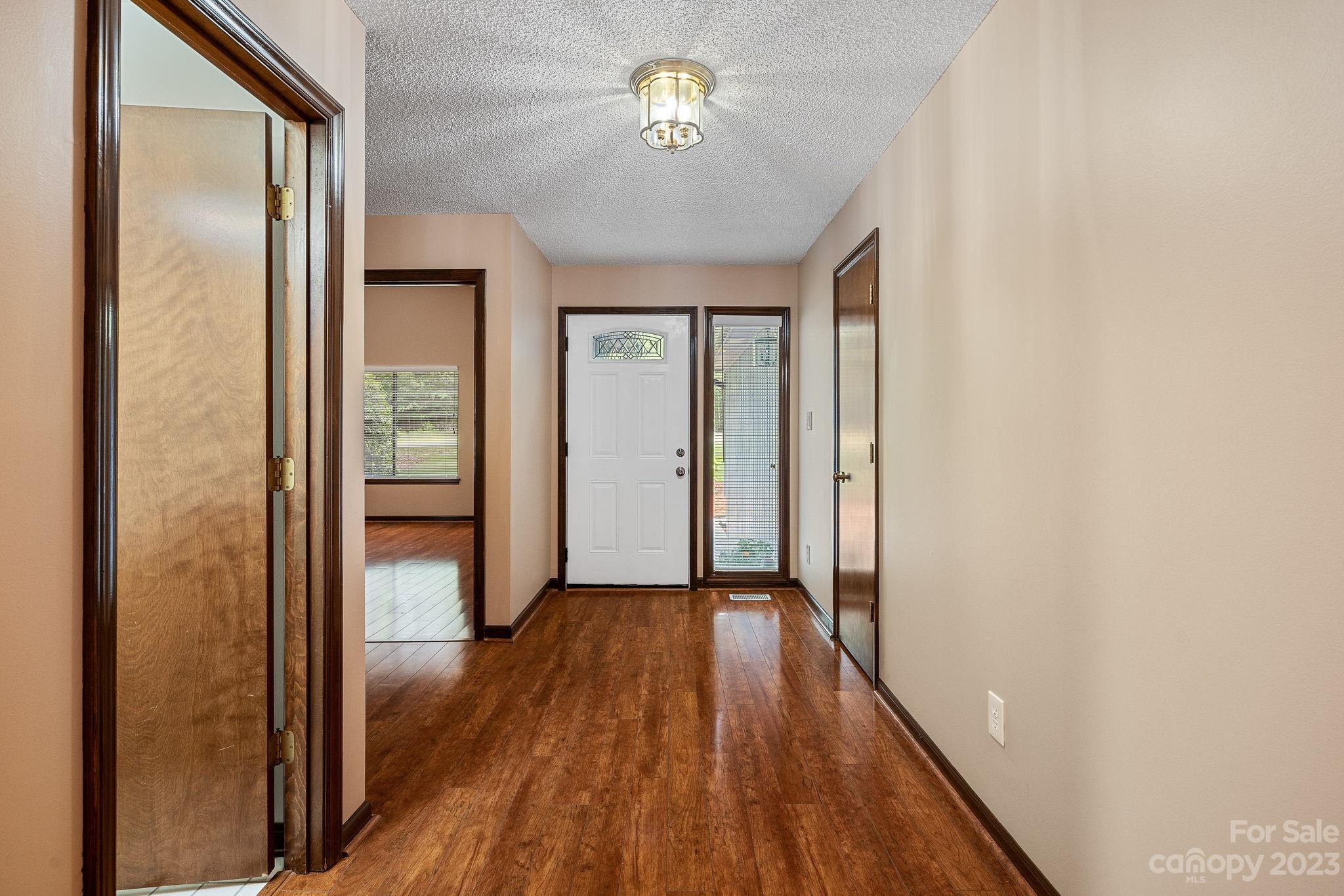 13433 Pine Harbor Road Charlotte, NC 28278 - Photo 4 of 48 Gallery Image 4