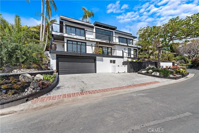 $13,995 | 866 Coast View Drive, Laguna Beach, CA 92651