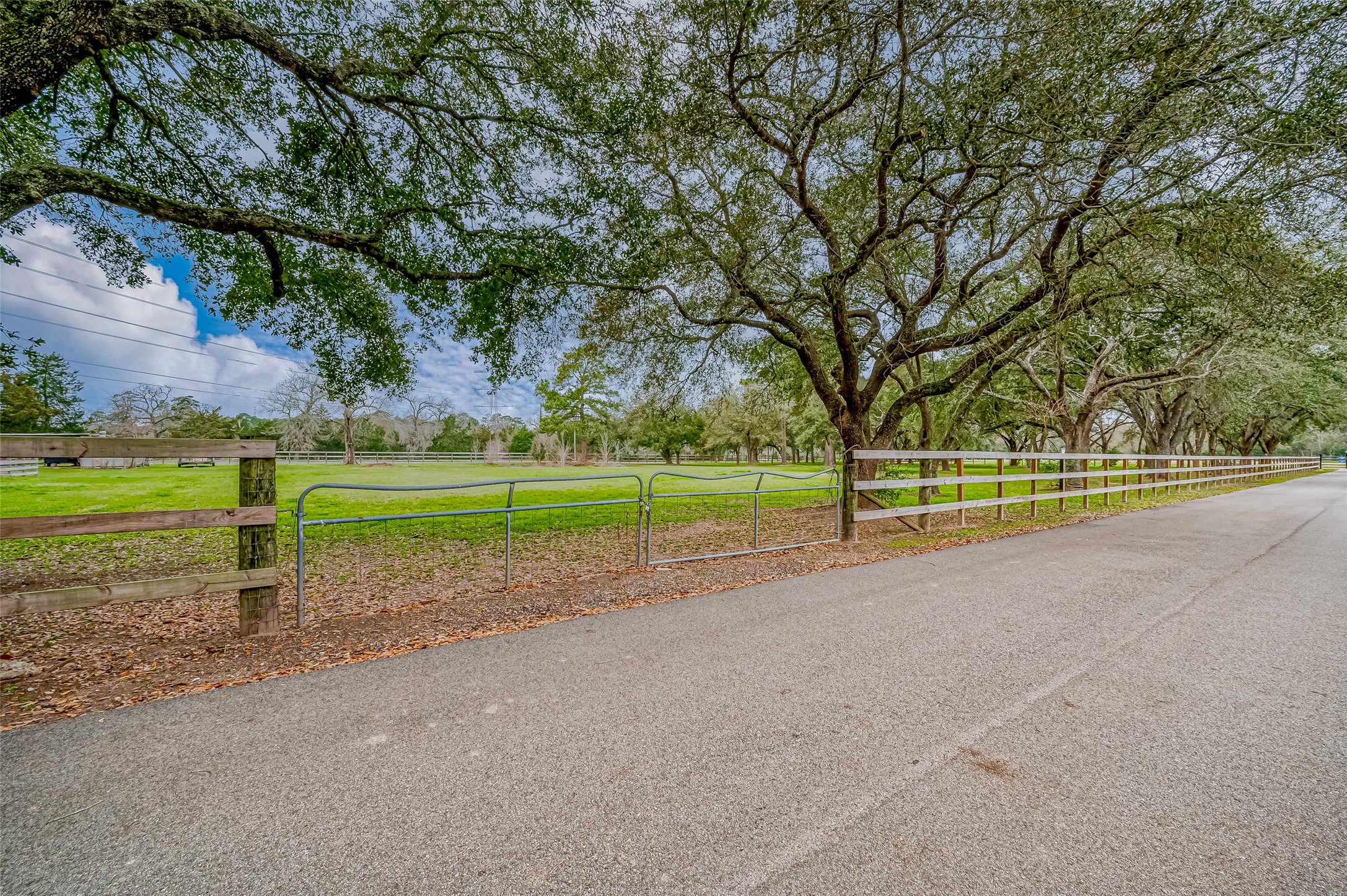 12122 Zion Road Tomball, TX 77375 - Photo 2 of 35