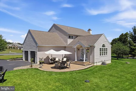 $799,000 | 205 Maplewood Drive, Phoenixville, PA 19460