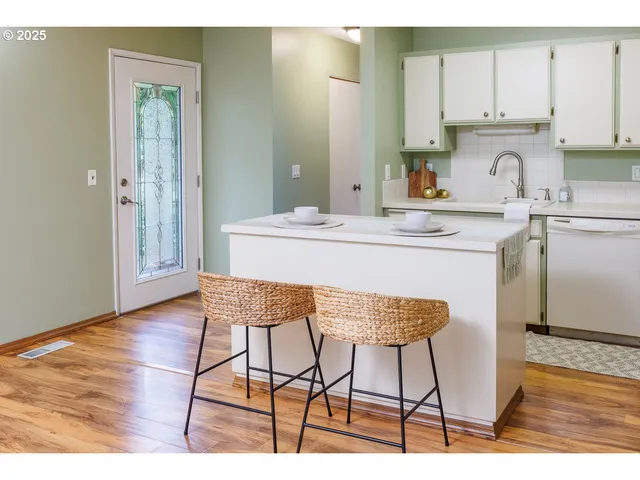 $208,900 | 490 North Hayden Island Drive, Unit 98, Portland, OR 97217