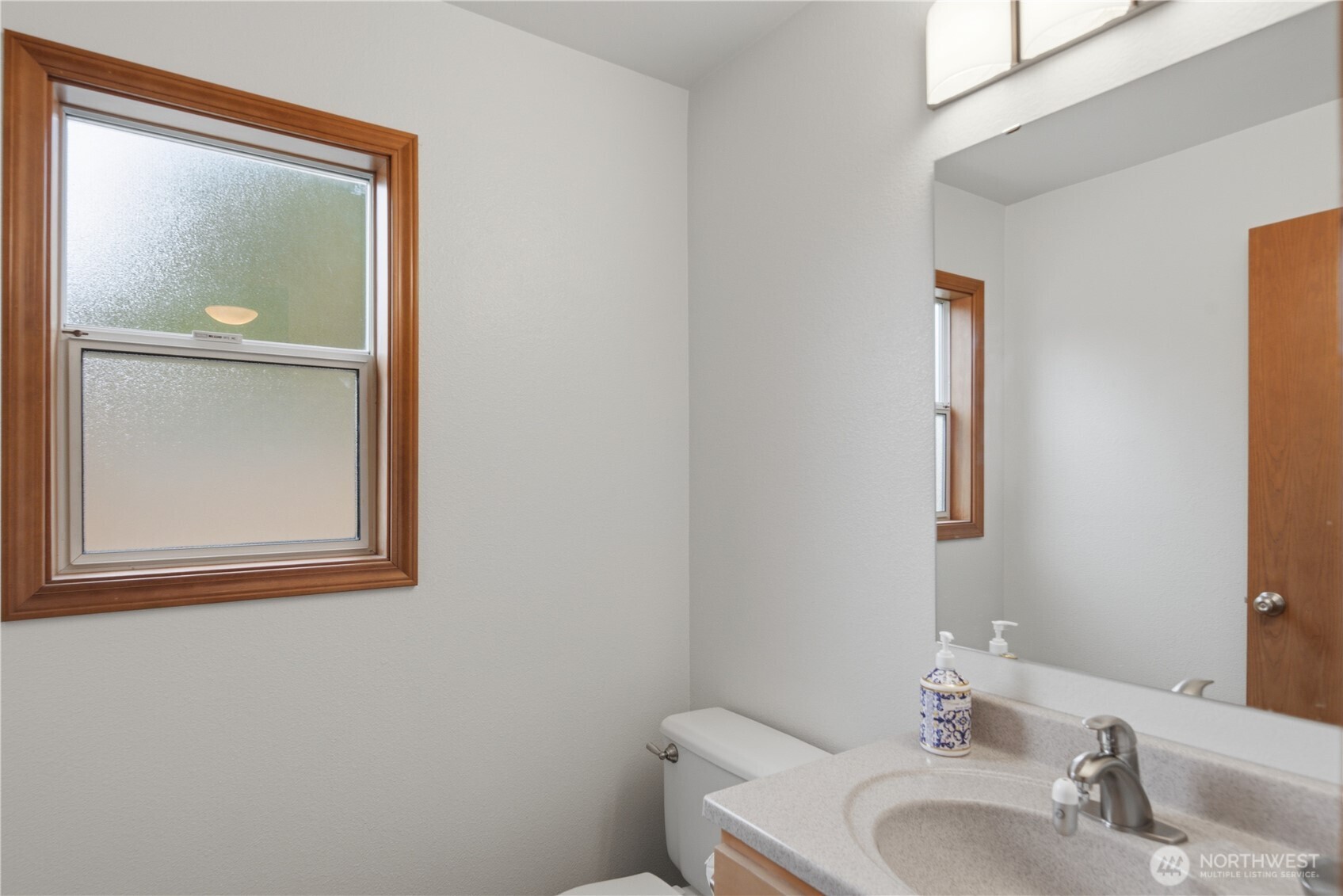 19022 102nd Avenue Southeast Renton, WA 98055 - Photo 14 of 36