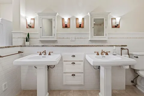 $725,000 | 1843 West Highland Parkway, St. Paul, MN 55116