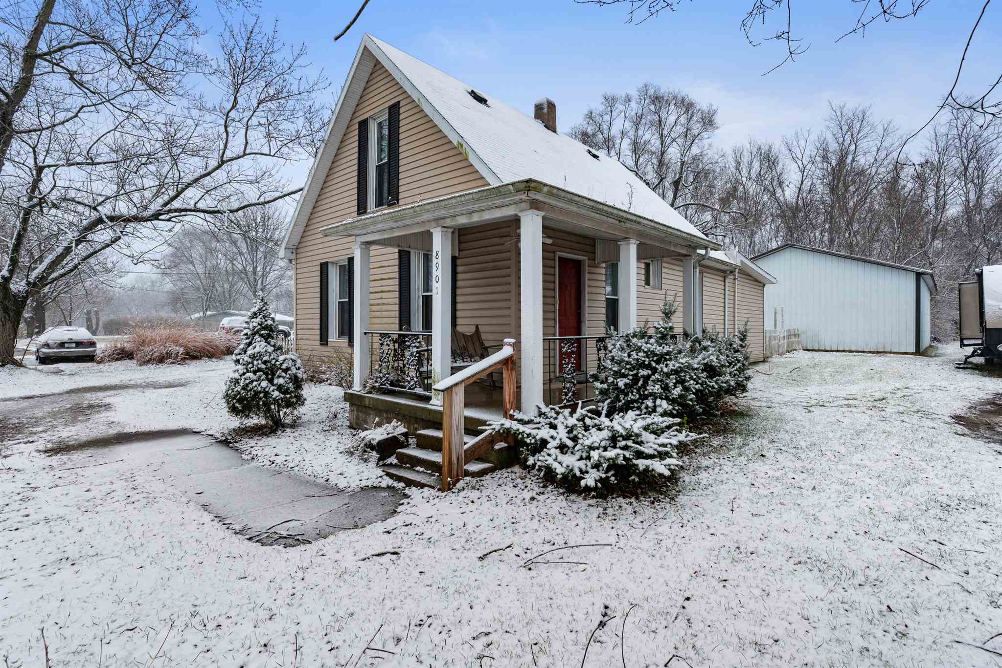 8901 West Mill Road Yorktown, IN 47396 - Photo 2 of 21