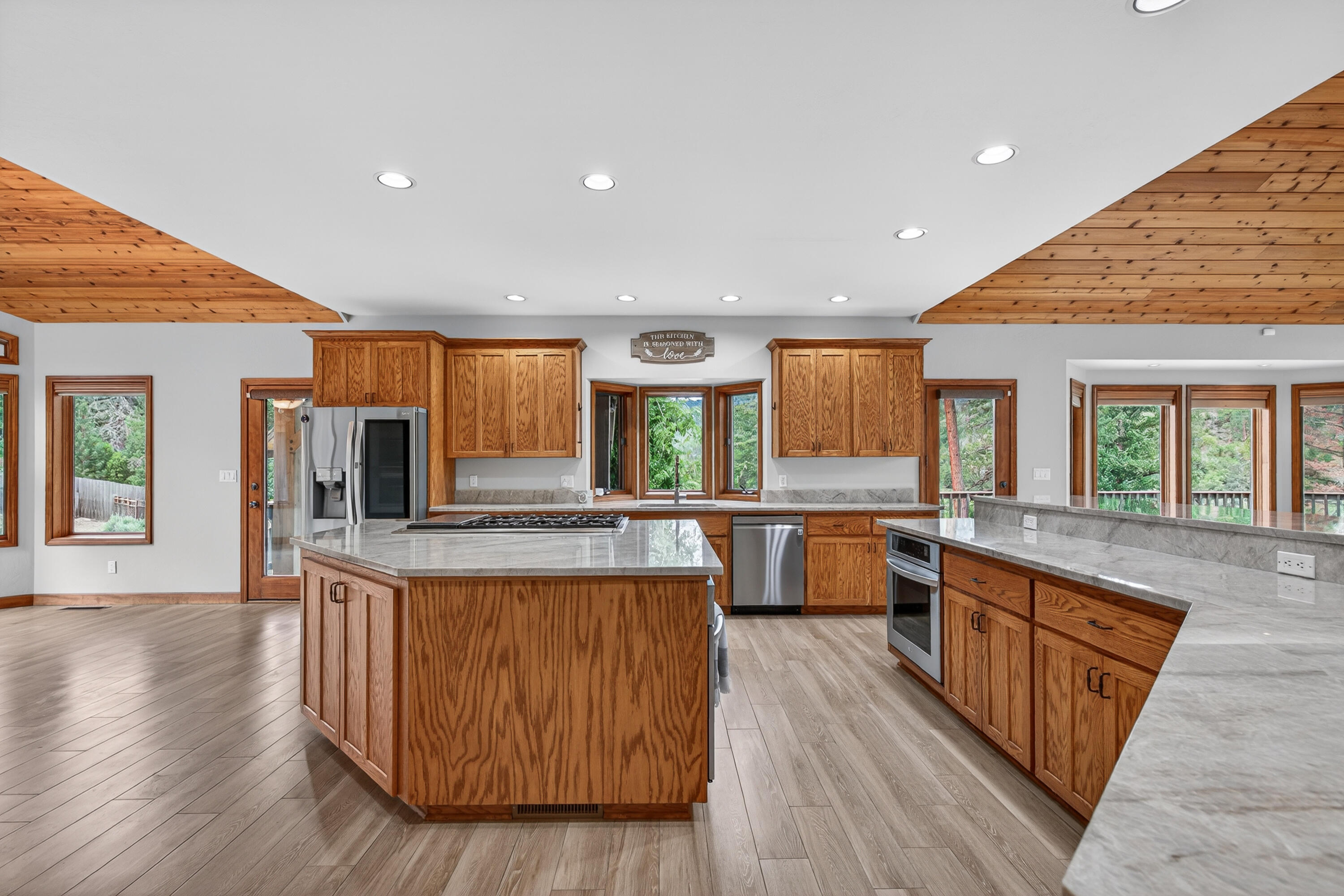 2365 Eastside Road Jacksonville, OR 97530 - Photo 17 of 69 20-18