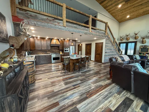 $2,000,000 | 11719 Ridgeview Road, Hokah, MN 55941