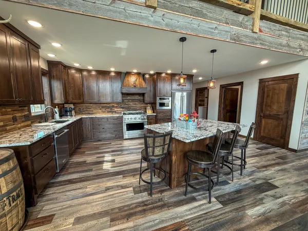 $2,000,000 | 11719 Ridgeview Road, Hokah, MN 55941