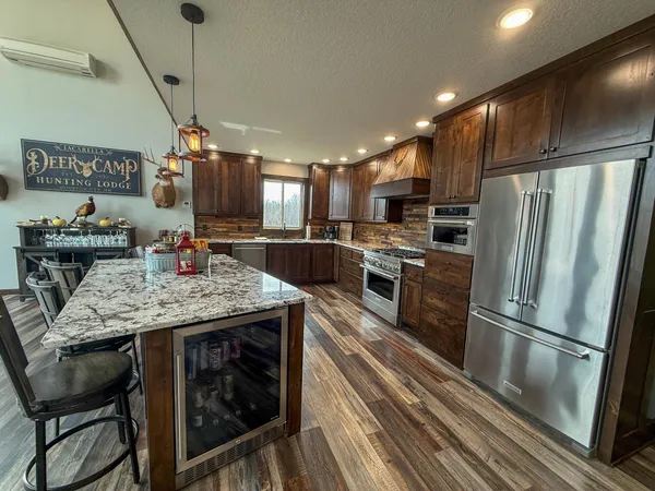 $2,000,000 | 11719 Ridgeview Road, Hokah, MN 55941