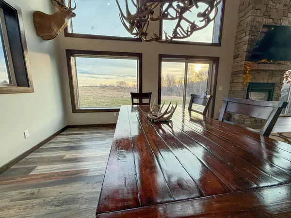 $2,000,000 | 11719 Ridgeview Road, Hokah, MN 55941